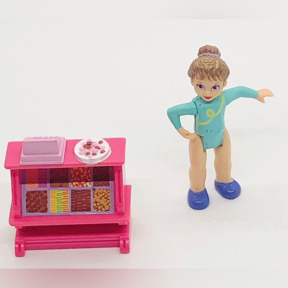 Fisher Price Sweet Streets Dollhouse Gymnastics Dance Girl & Candy Shop Counter